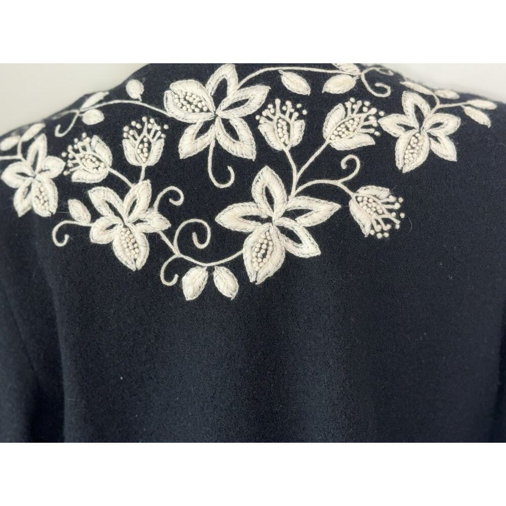 Embroidered Floral Wool Cardigan Cottagecore Romantic Grannycore Vintage Size M - Picture 3 of 13